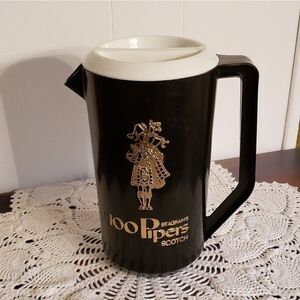 Vintage Seagrams 100 Pipers Scotch 2.25 Quart Pitcher